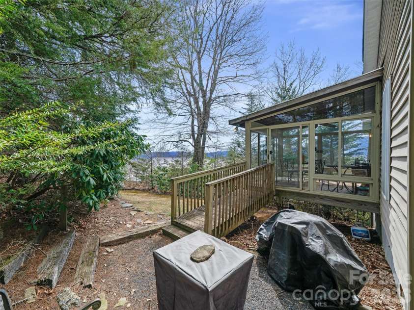 120 Wintergreen Patch Lane, Burnsville, NC 28714.  MLS# CAR4363368, YatesRealty ID 11562. 