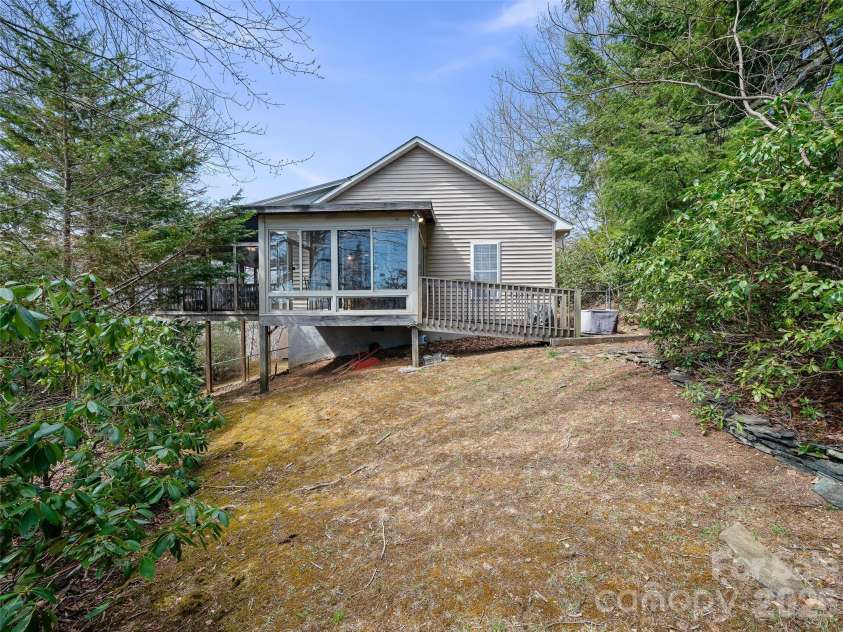 120 Wintergreen Patch Lane, Burnsville, NC 28714.  MLS# CAR4363368, YatesRealty ID 11562. 