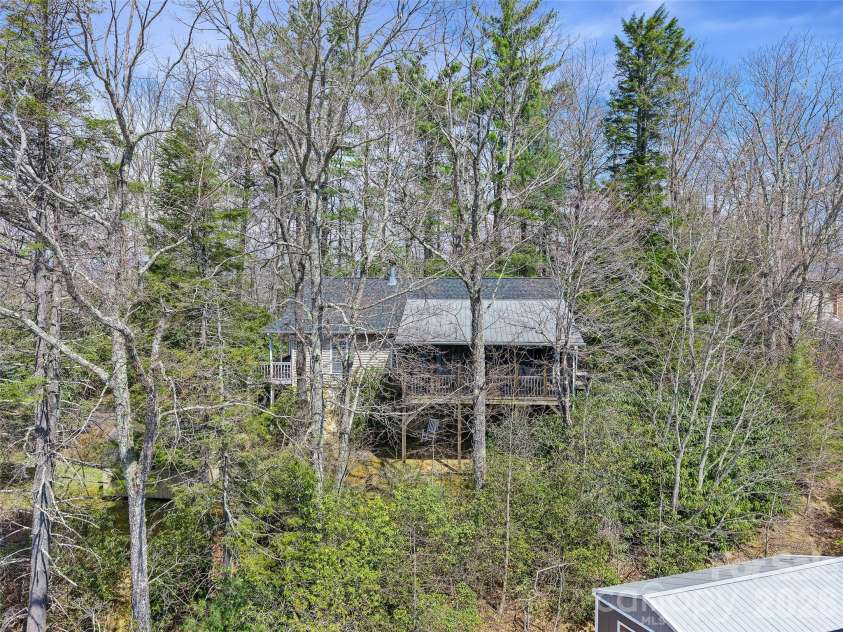 120 Wintergreen Patch Lane, Burnsville, NC 28714.  MLS# CAR4363368, YatesRealty ID 11562. 