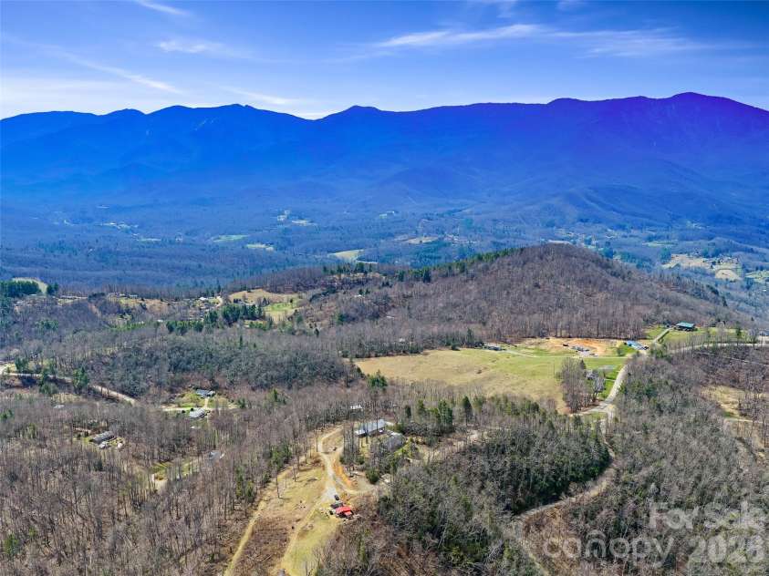 120 Wintergreen Patch Lane, Burnsville, NC 28714.  MLS# CAR4363368, YatesRealty ID 11562. 