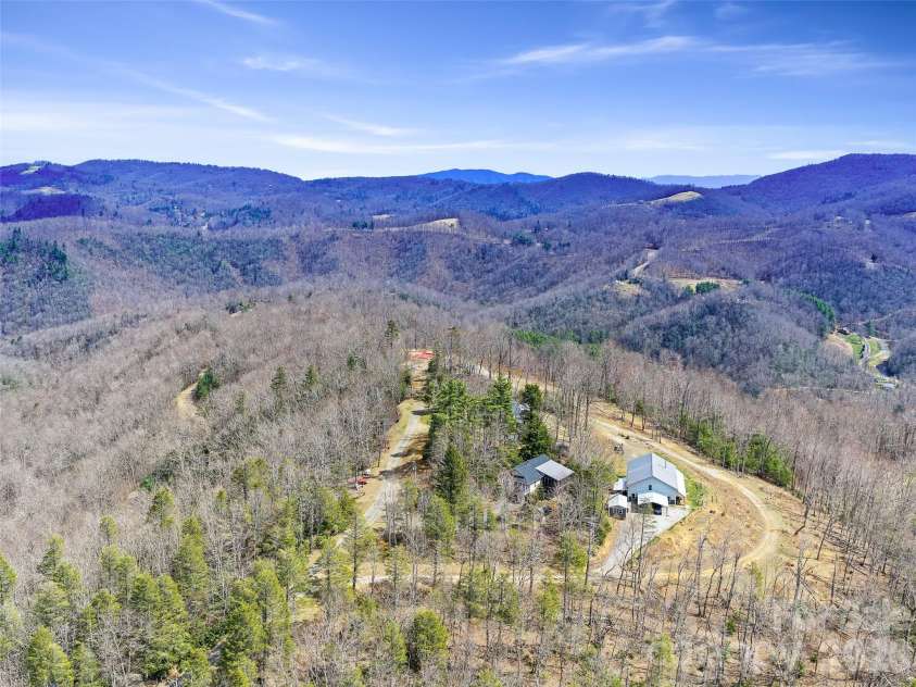 120 Wintergreen Patch Lane, Burnsville, NC 28714.  MLS# CAR4363368, YatesRealty ID 11562. 