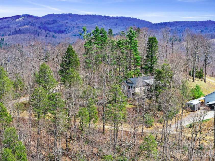 120 Wintergreen Patch Lane, Burnsville, NC 28714.  MLS# CAR4363368, YatesRealty ID 11562. 