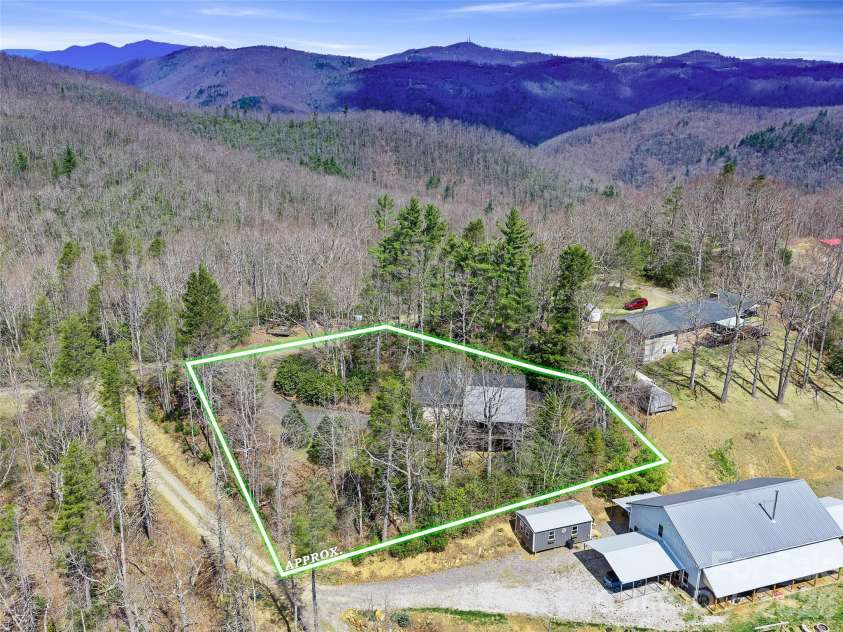 120 Wintergreen Patch Lane, Burnsville, NC 28714.  MLS# CAR4363368, YatesRealty ID 11562. 