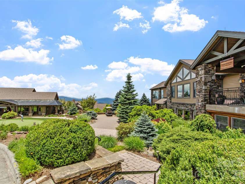 151 Austin Mountain Drive, Burnsville, NC 28714.  MLS# CAR4363639, YatesRealty ID 11563. 