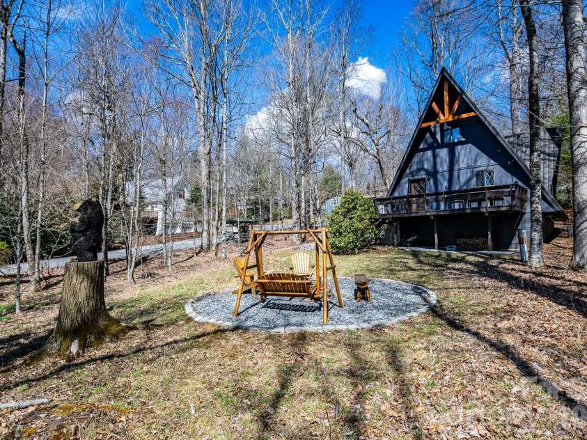 20 Lady Slipper Loop, Newland, NC 28657.  MLS# CAR4363646, YatesRealty ID 11564. 