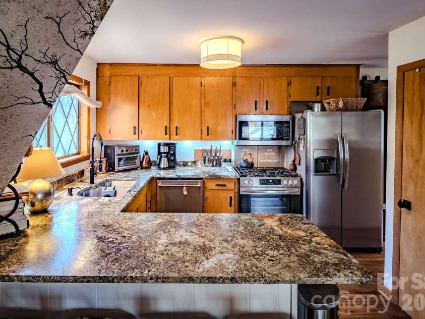 20 Lady Slipper Loop, Newland, NC 28657.  MLS# CAR4363646, YatesRealty ID 11564. 