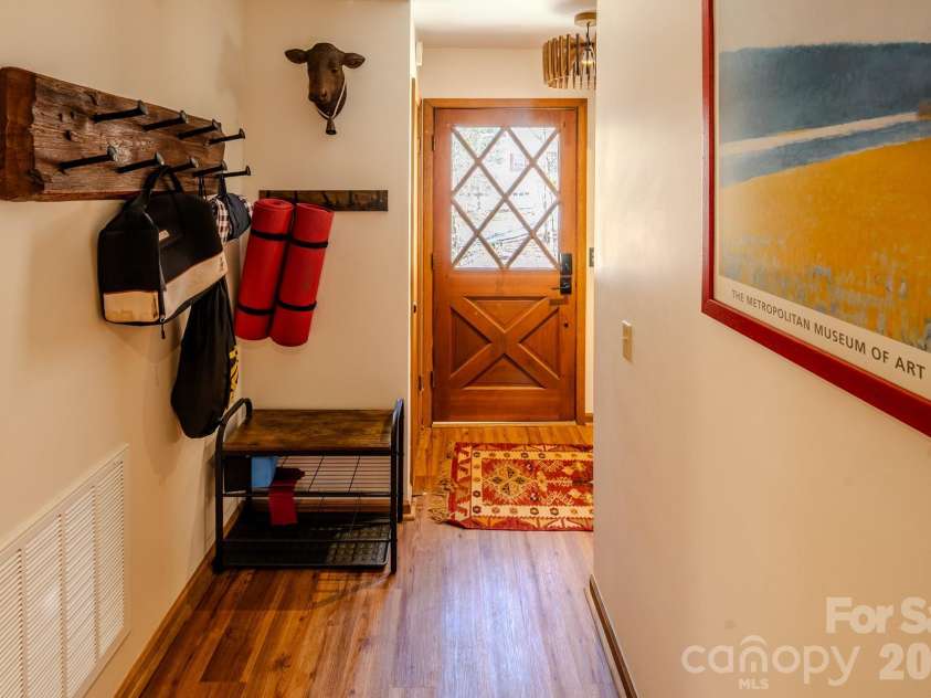 20 Lady Slipper Loop, Newland, NC 28657.  MLS# CAR4363646, YatesRealty ID 11564. 