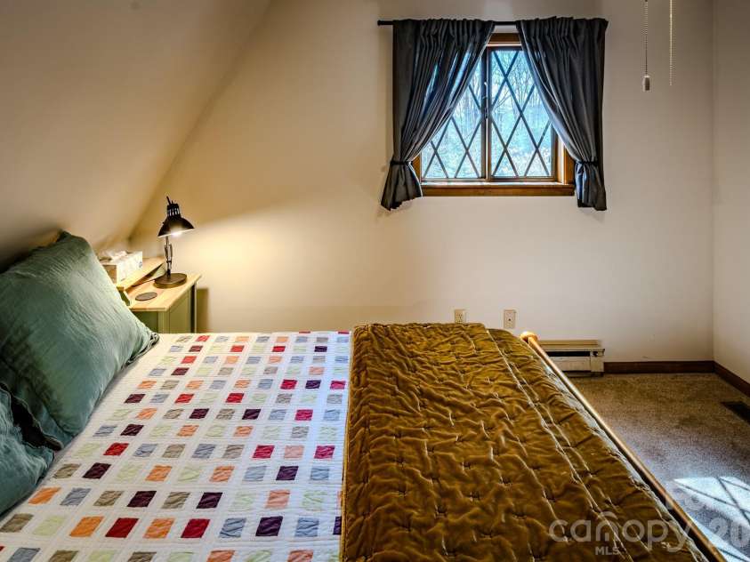 20 Lady Slipper Loop, Newland, NC 28657.  MLS# CAR4363646, YatesRealty ID 11564. 