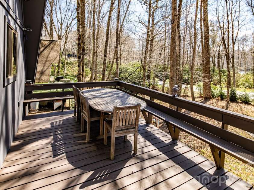 20 Lady Slipper Loop, Newland, NC 28657.  MLS# CAR4363646, YatesRealty ID 11564. 