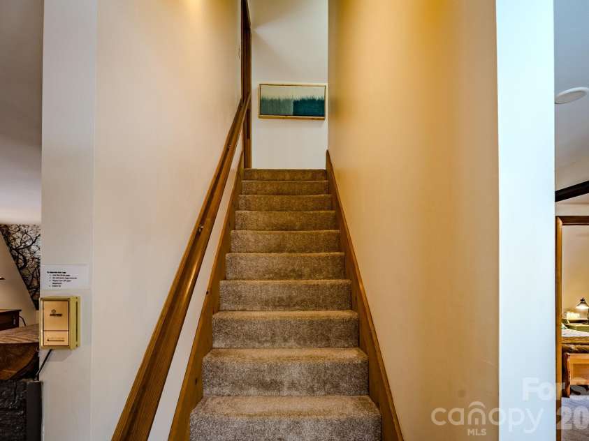 20 Lady Slipper Loop, Newland, NC 28657.  MLS# CAR4363646, YatesRealty ID 11564. 