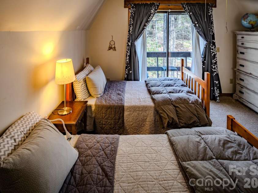 20 Lady Slipper Loop, Newland, NC 28657.  MLS# CAR4363646, YatesRealty ID 11564. 