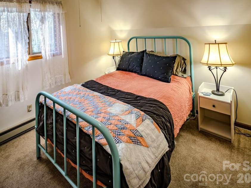 20 Lady Slipper Loop, Newland, NC 28657.  MLS# CAR4363646, YatesRealty ID 11564. 