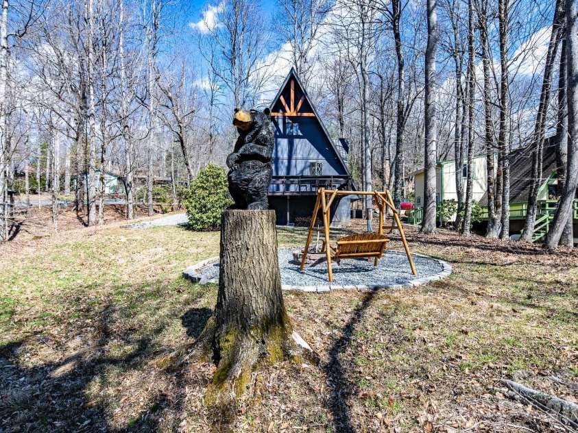 20 Lady Slipper Loop, Newland, NC 28657.  MLS# CAR4363646, YatesRealty ID 11564. 