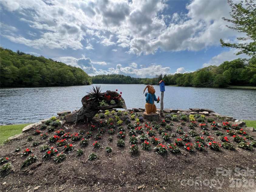 20 Lady Slipper Loop, Newland, NC 28657.  MLS# CAR4363646, YatesRealty ID 11564. 