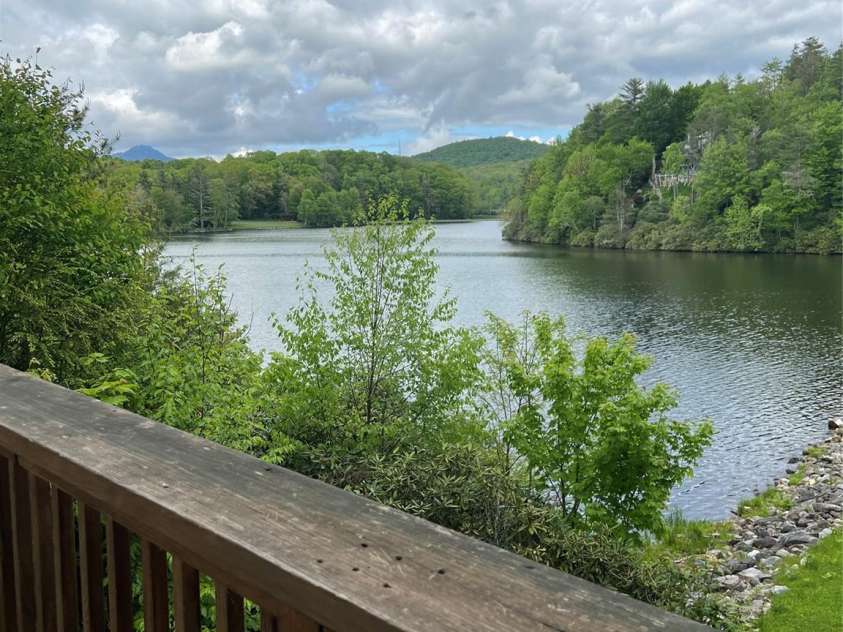 20 Lady Slipper Loop, Newland, NC 28657.  MLS# CAR4363646, YatesRealty ID 11564. 