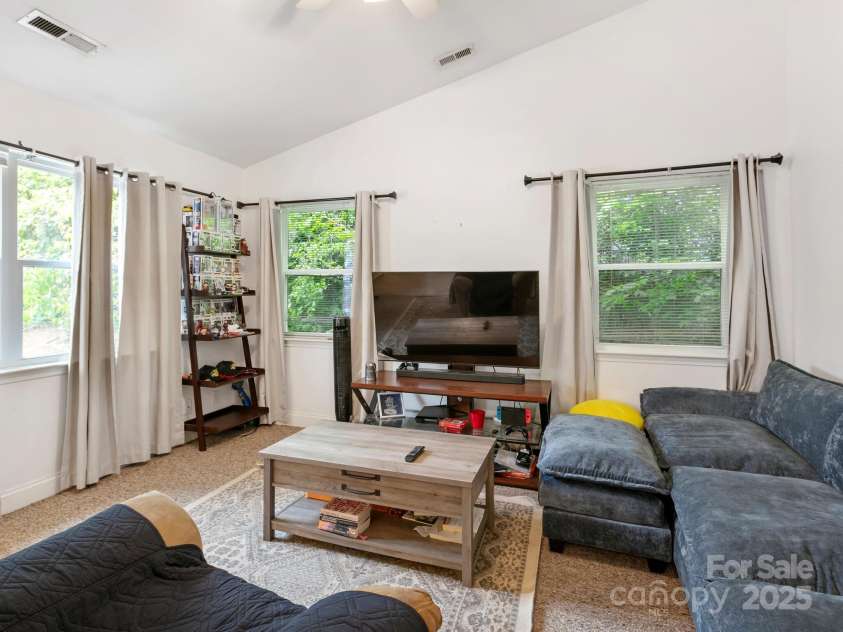 308 Whitted Street, Hendersonville, NC 28739.  MLS# CAR4257178, YatesRealty ID 11566. 