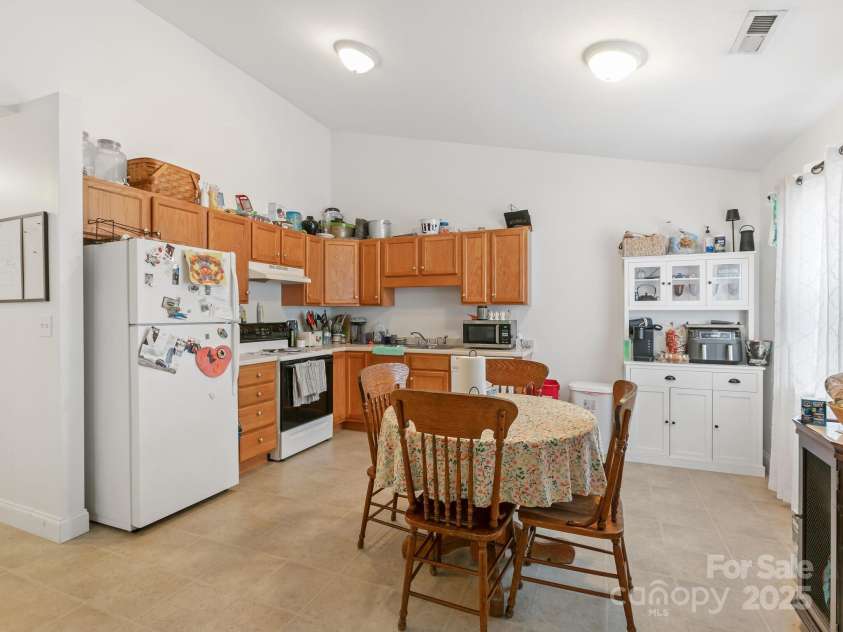 308 Whitted Street, Hendersonville, NC 28739.  MLS# CAR4257178, YatesRealty ID 11566. 