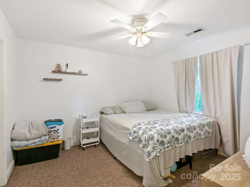 308 Whitted Street, Hendersonville, NC 28739.  MLS# CAR4257178, YatesRealty ID 11566. 