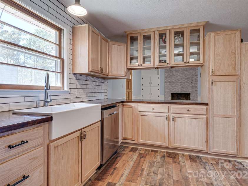 8684 Teals Mill Road, Cheraw, SC 29520.  MLS# CAR4195030, YatesRealty ID 11568. Butcher block countertops