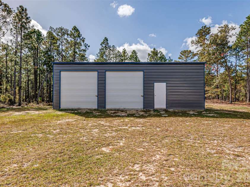 8684 Teals Mill Road, Cheraw, SC 29520.  MLS# CAR4195030, YatesRealty ID 11568. Huge shop