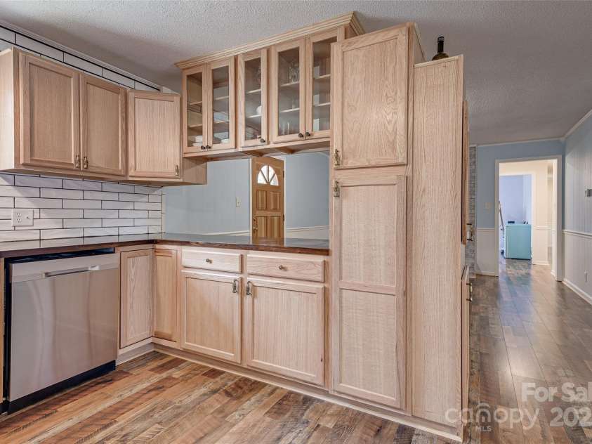 8684 Teals Mill Road, Cheraw, SC 29520.  MLS# CAR4195030, YatesRealty ID 11568. New appliances