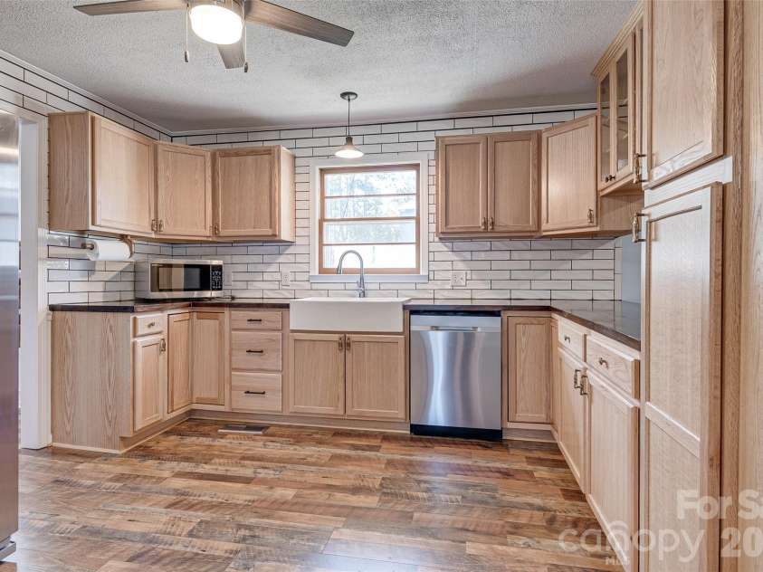 8684 Teals Mill Road, Cheraw, SC 29520.  MLS# CAR4195030, YatesRealty ID 11568. Remodeled kitchen