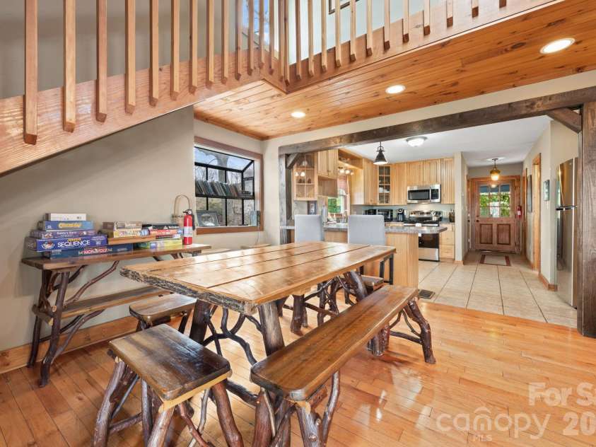 173 Chipmunk Lane, Blowing Rock, NC 28605.  MLS# CAR4363864, YatesRealty ID 11569. 