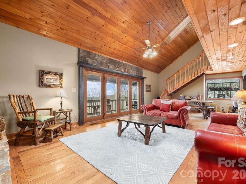 173 Chipmunk Lane, Blowing Rock, NC 28605.  MLS# CAR4363864, YatesRealty ID 11569. 