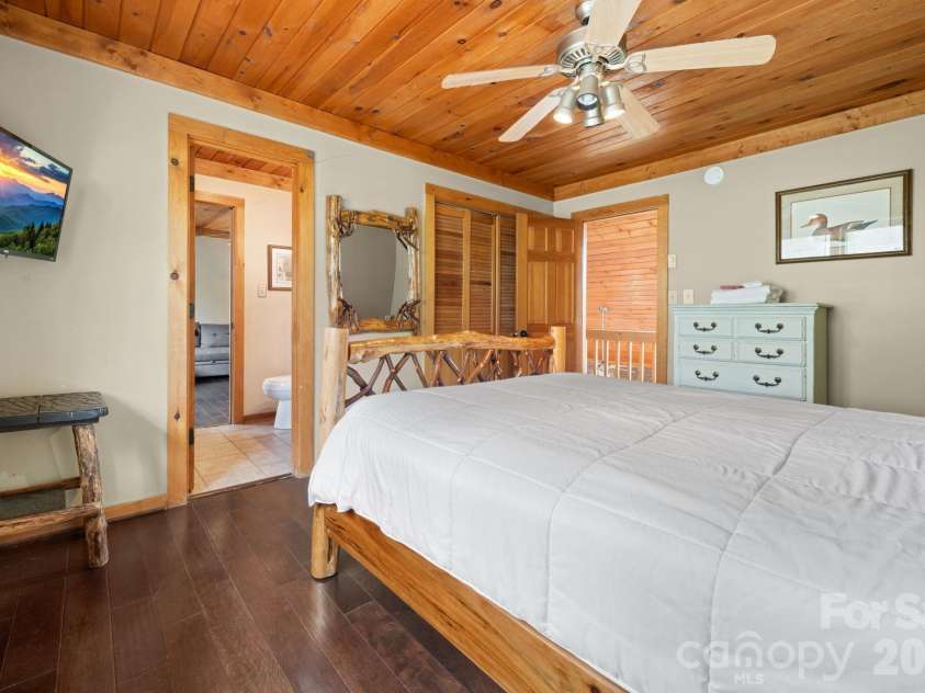 173 Chipmunk Lane, Blowing Rock, NC 28605.  MLS# CAR4363864, YatesRealty ID 11569. 