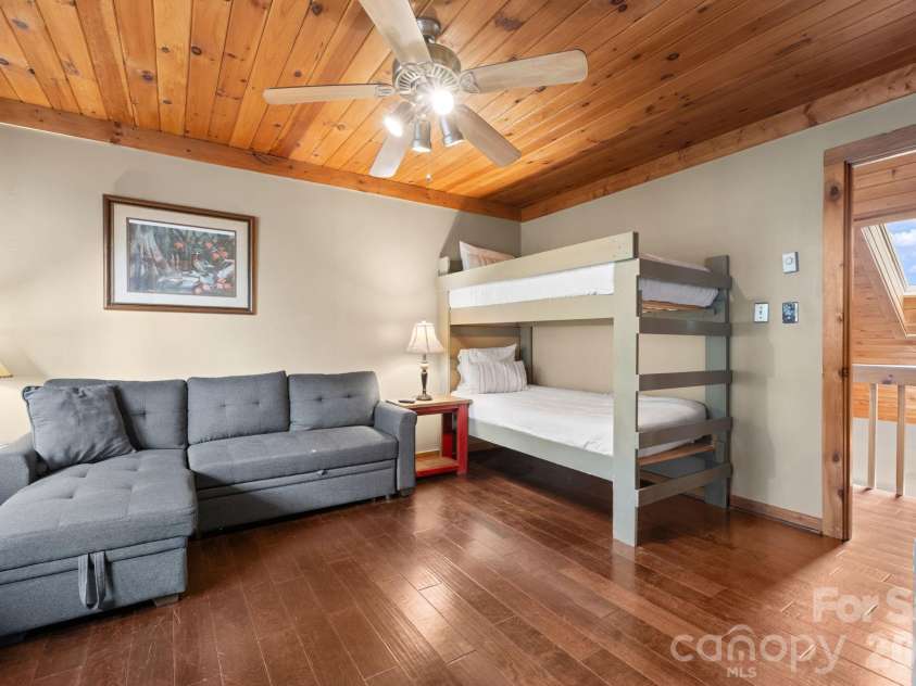 173 Chipmunk Lane, Blowing Rock, NC 28605.  MLS# CAR4363864, YatesRealty ID 11569. 