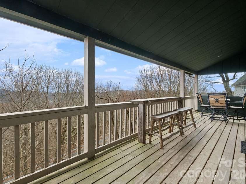 173 Chipmunk Lane, Blowing Rock, NC 28605.  MLS# CAR4363864, YatesRealty ID 11569. 