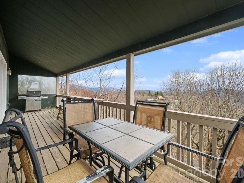 173 Chipmunk Lane, Blowing Rock, NC 28605.  MLS# CAR4363864, YatesRealty ID 11569. 