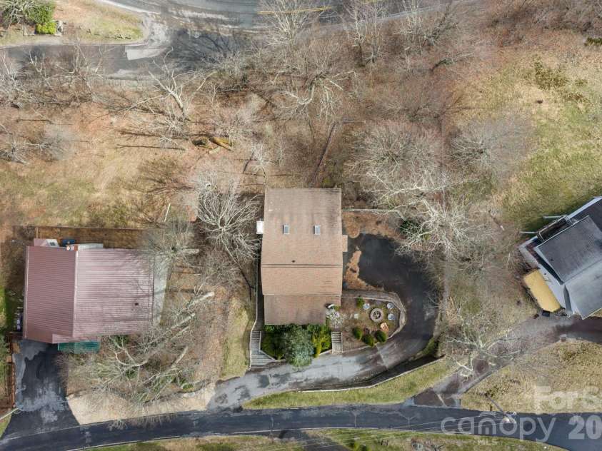 173 Chipmunk Lane, Blowing Rock, NC 28605.  MLS# CAR4363864, YatesRealty ID 11569. 