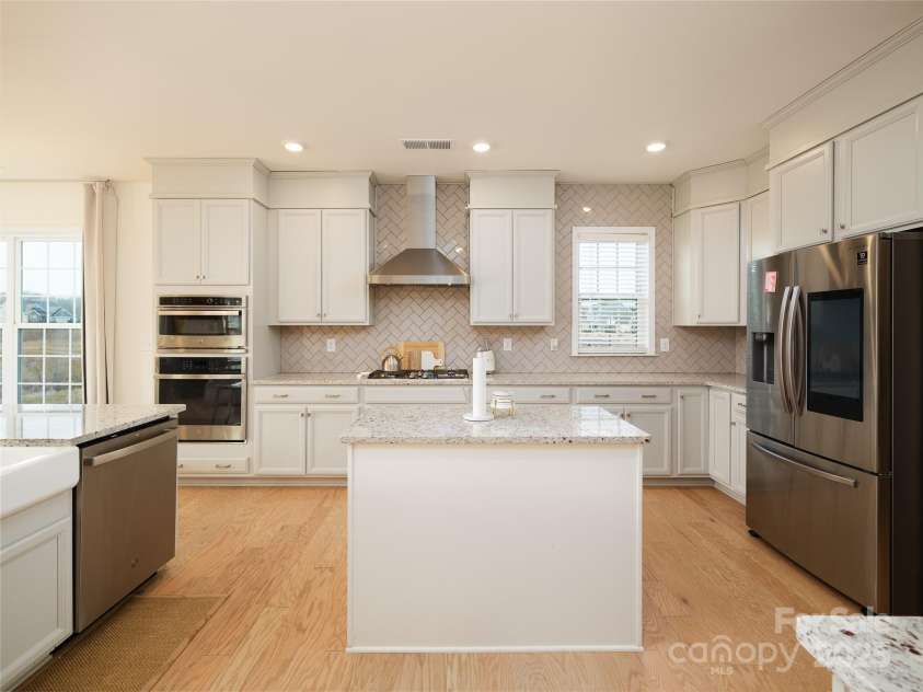 611 Yucatan Drive, Waxhaw, NC 28173.  MLS# CAR4224325, YatesRealty ID 11569. Kitchen