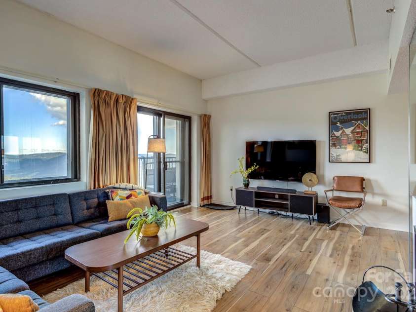 303 Sugar Top Drive, Sugar Mountain, NC 28604.  MLS# CAR4302428, YatesRealty ID 1157. 