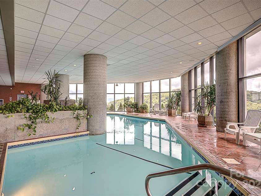 303 Sugar Top Drive, Sugar Mountain, NC 28604.  MLS# CAR4302428, YatesRealty ID 1157. 