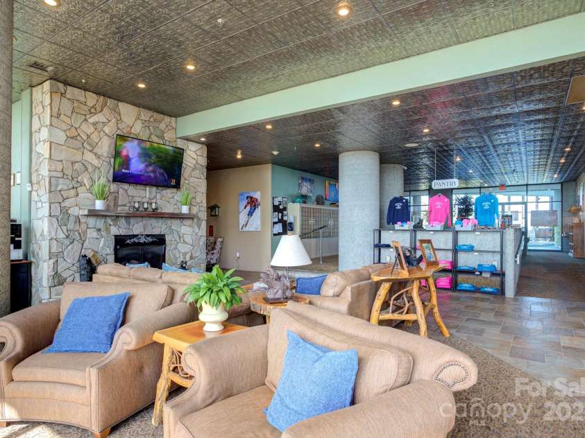 303 Sugar Top Drive, Sugar Mountain, NC 28604.  MLS# CAR4302428, YatesRealty ID 1157. Lobby