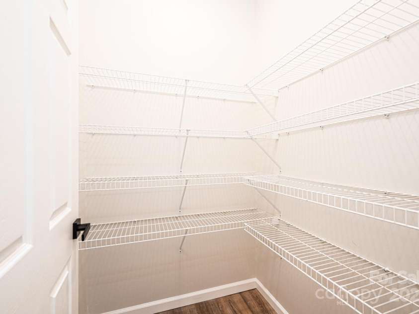 122 39th Avenue Court, Hickory, NC 28601.  MLS# CAR4282182, YatesRealty ID 11570. 