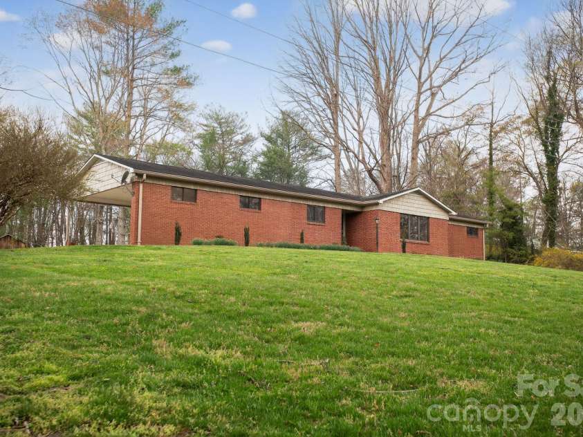 4783 Calico Road, Lenoir, NC 28645.  MLS# CAR4364463, YatesRealty ID 11570. 