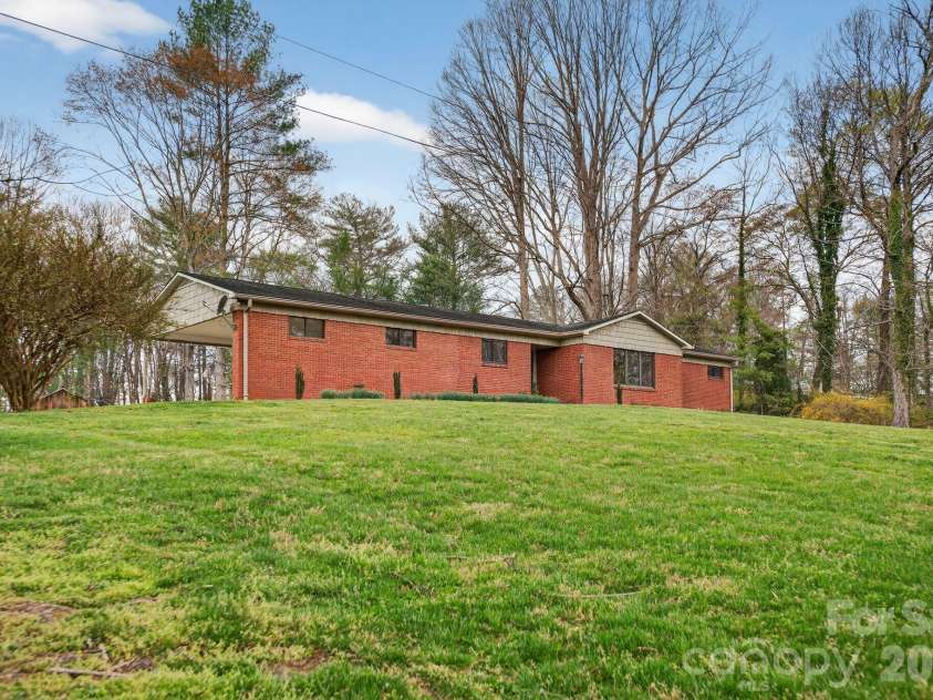 4783 Calico Road, Lenoir, NC 28645.  MLS# CAR4364463, YatesRealty ID 11570. 