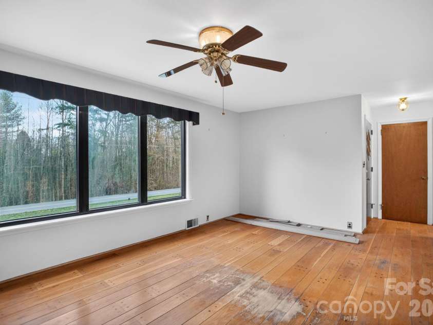 4783 Calico Road, Lenoir, NC 28645.  MLS# CAR4364463, YatesRealty ID 11570. 