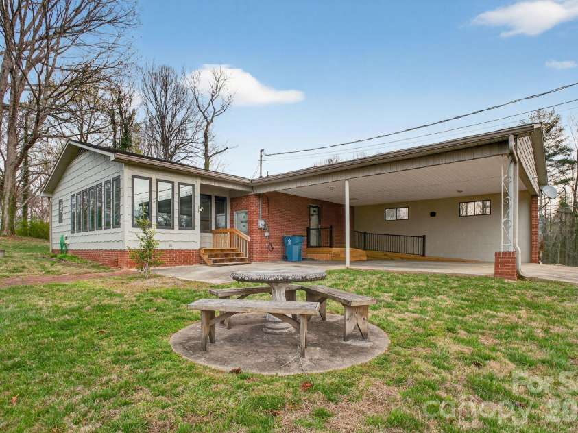4783 Calico Road, Lenoir, NC 28645.  MLS# CAR4364463, YatesRealty ID 11570. 