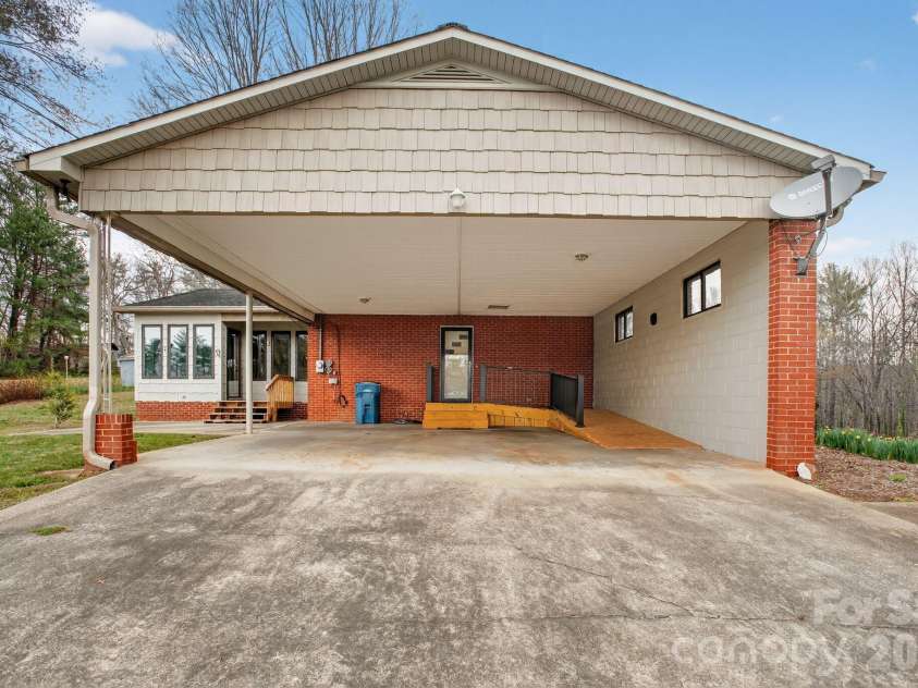 4783 Calico Road, Lenoir, NC 28645.  MLS# CAR4364463, YatesRealty ID 11570. 