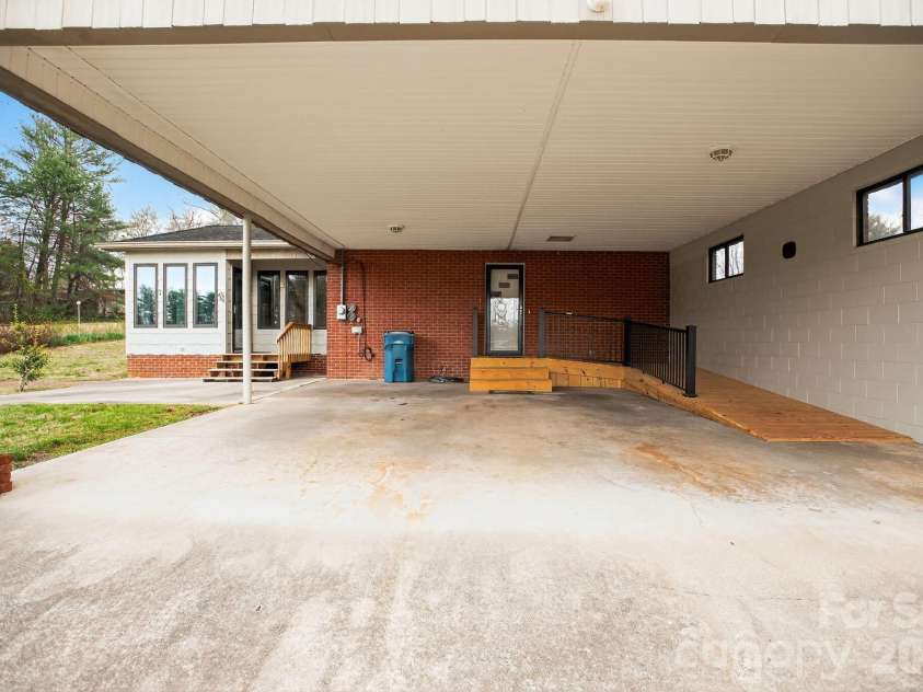 4783 Calico Road, Lenoir, NC 28645.  MLS# CAR4364463, YatesRealty ID 11570. 