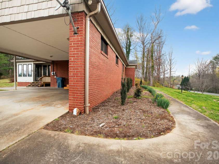 4783 Calico Road, Lenoir, NC 28645.  MLS# CAR4364463, YatesRealty ID 11570. 