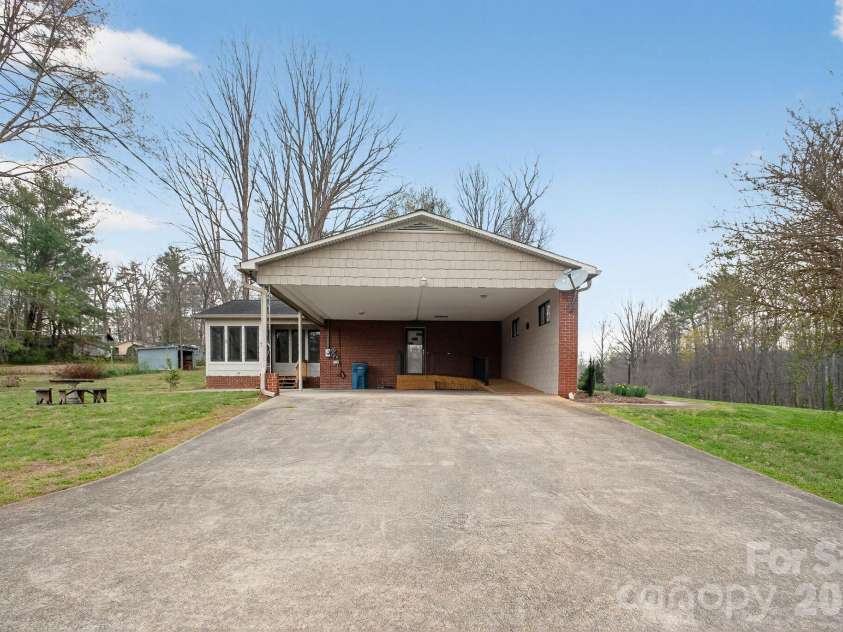 4783 Calico Road, Lenoir, NC 28645.  MLS# CAR4364463, YatesRealty ID 11570. 