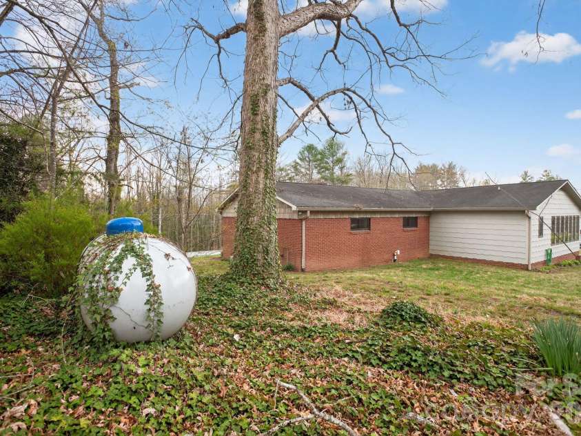 4783 Calico Road, Lenoir, NC 28645.  MLS# CAR4364463, YatesRealty ID 11570. 