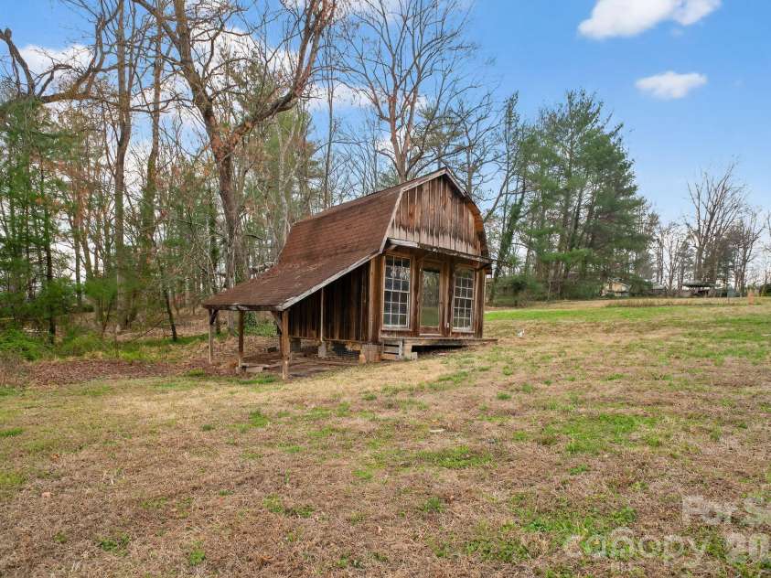 4783 Calico Road, Lenoir, NC 28645.  MLS# CAR4364463, YatesRealty ID 11570. 