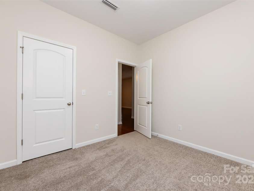 5216 Crystal Lakes Drive, Rock Hill, SC 29732.  MLS# CAR4226048, YatesRealty ID 11572. 