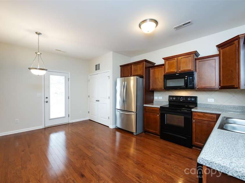 5216 Crystal Lakes Drive, Rock Hill, SC 29732.  MLS# CAR4226048, YatesRealty ID 11572. 